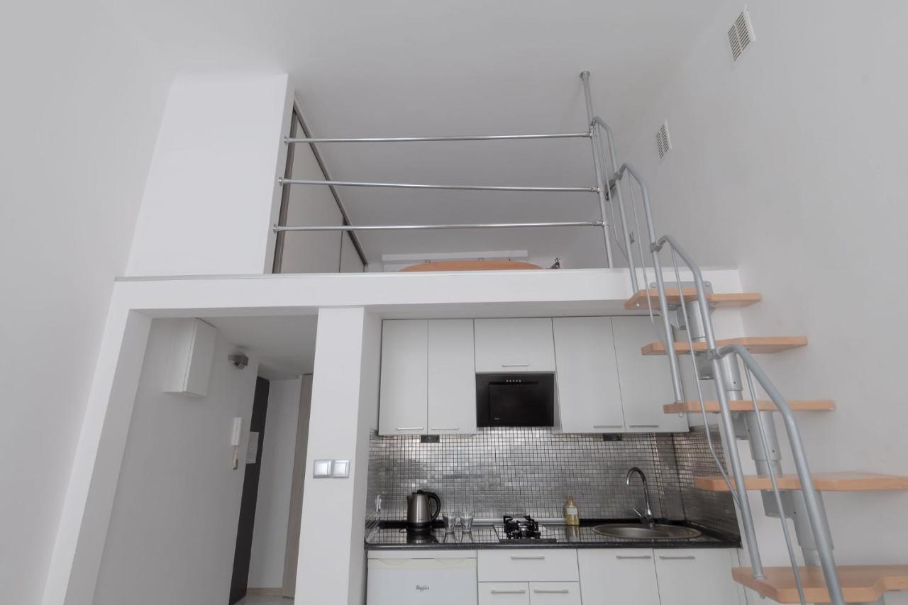 Golden Apartments- Old Town *