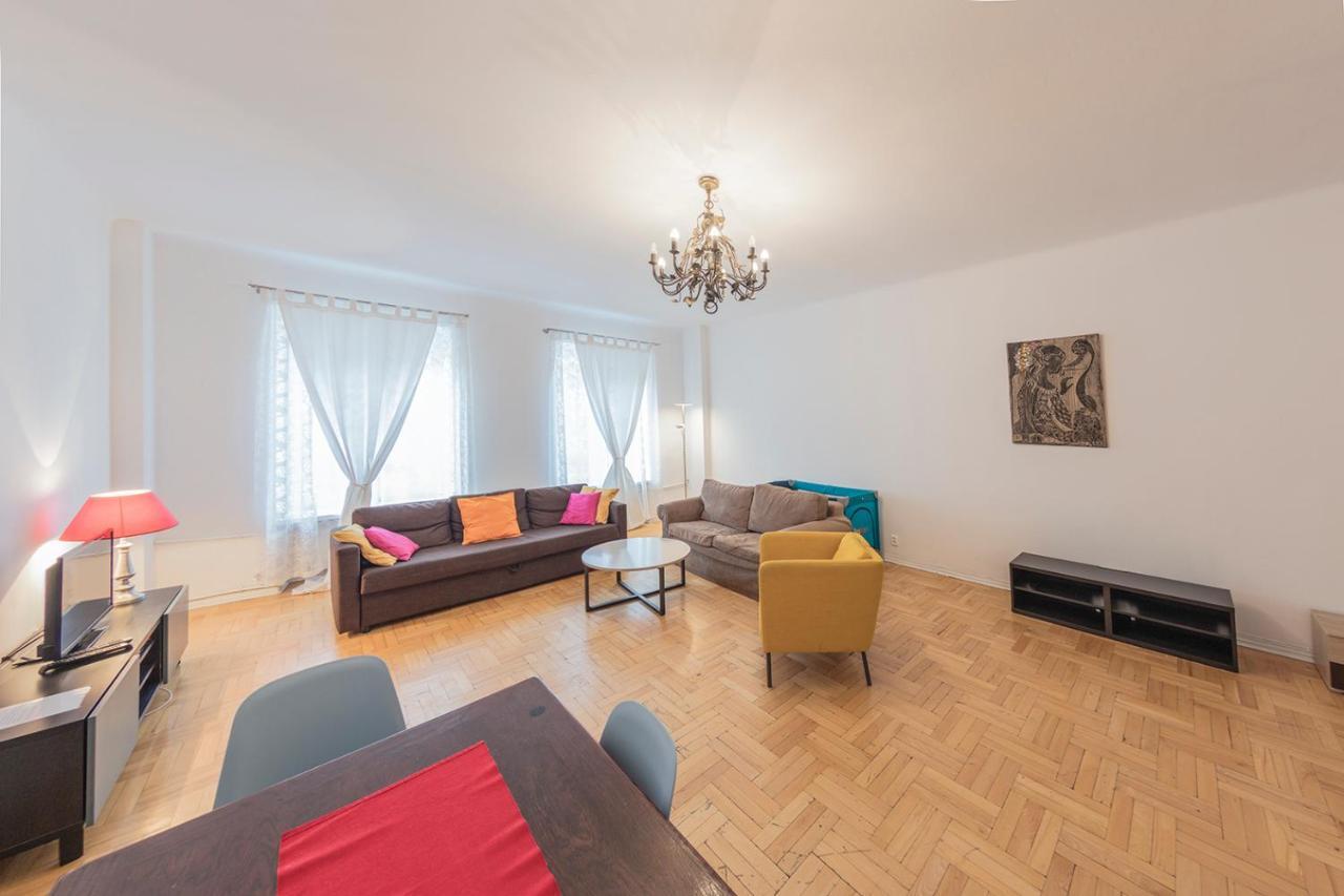Golden Apartments- Old Town