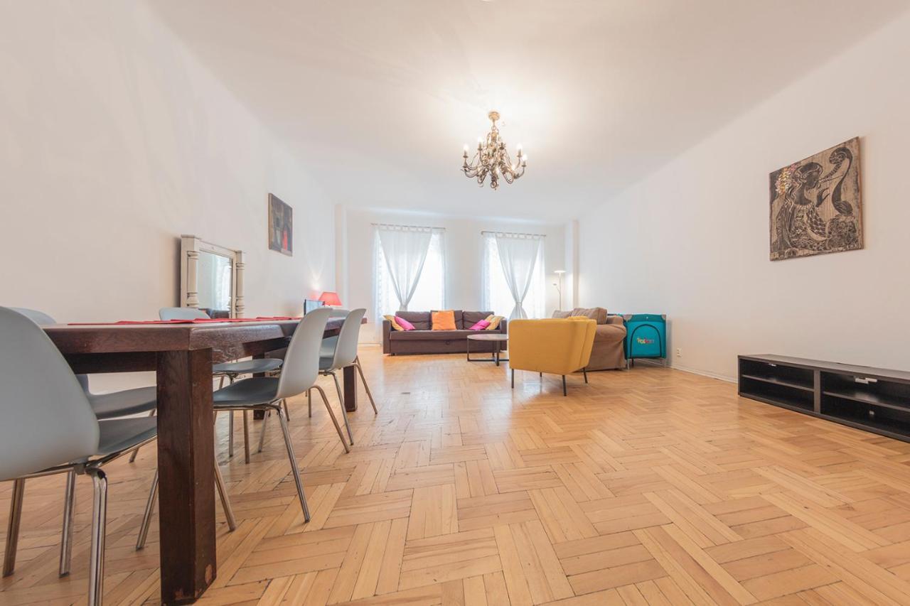 Golden Apartments- Old Town